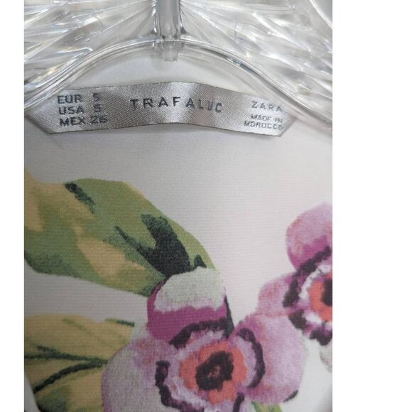 Zara Trafaluc white floral silky dressy blouse size small - Picture 8 of 9